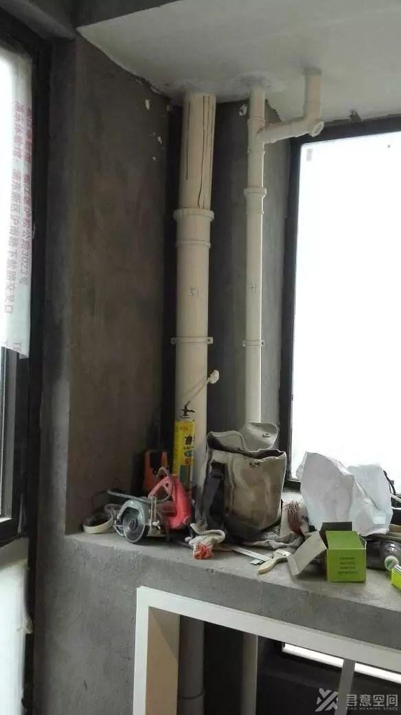 寻意空间:卫生间用什么包水管 如今都流行装这种